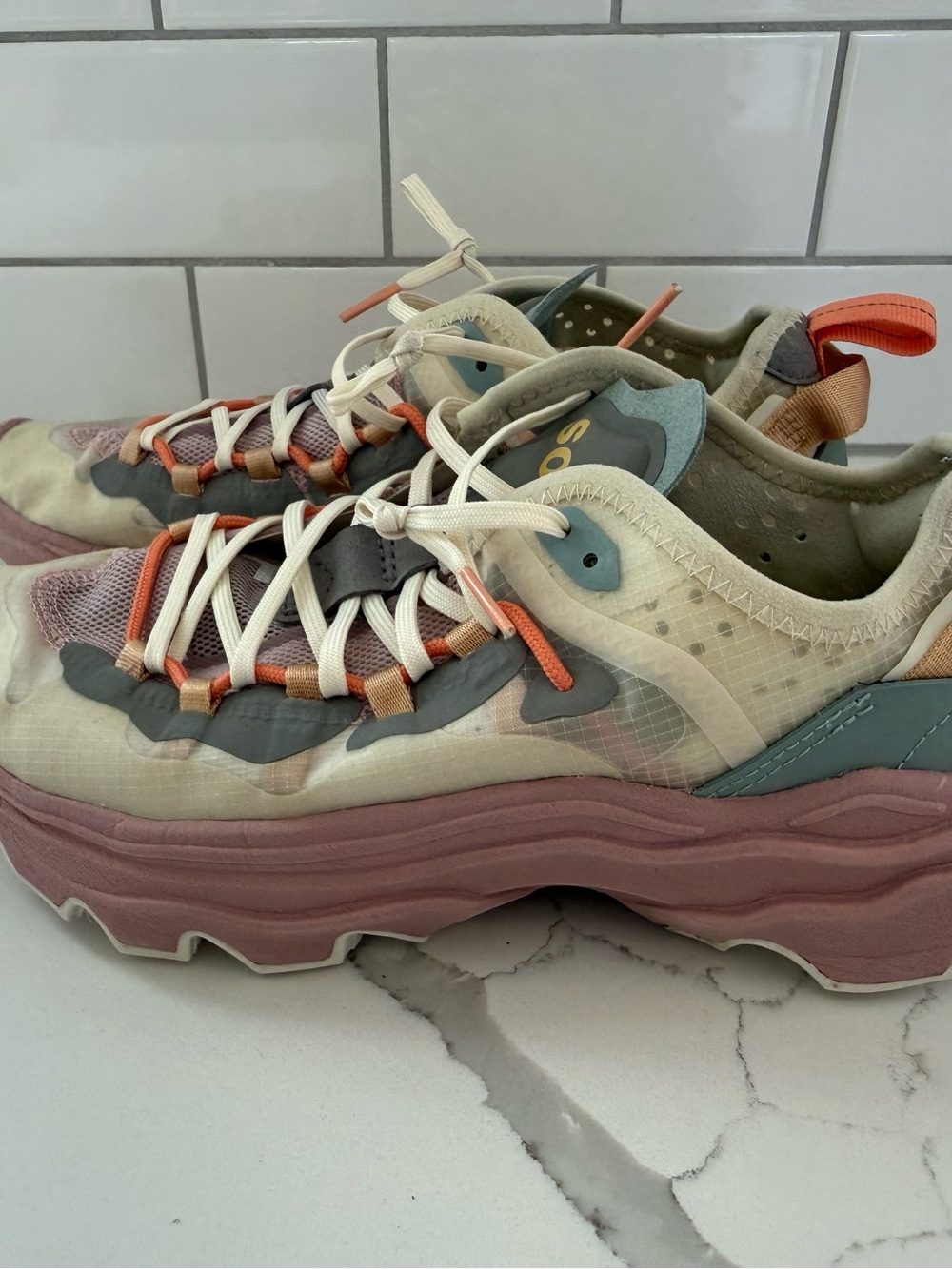 SOREL Kinetic Breakthru Tech Sneaker Shoe Size 8.5 Womans White Pink